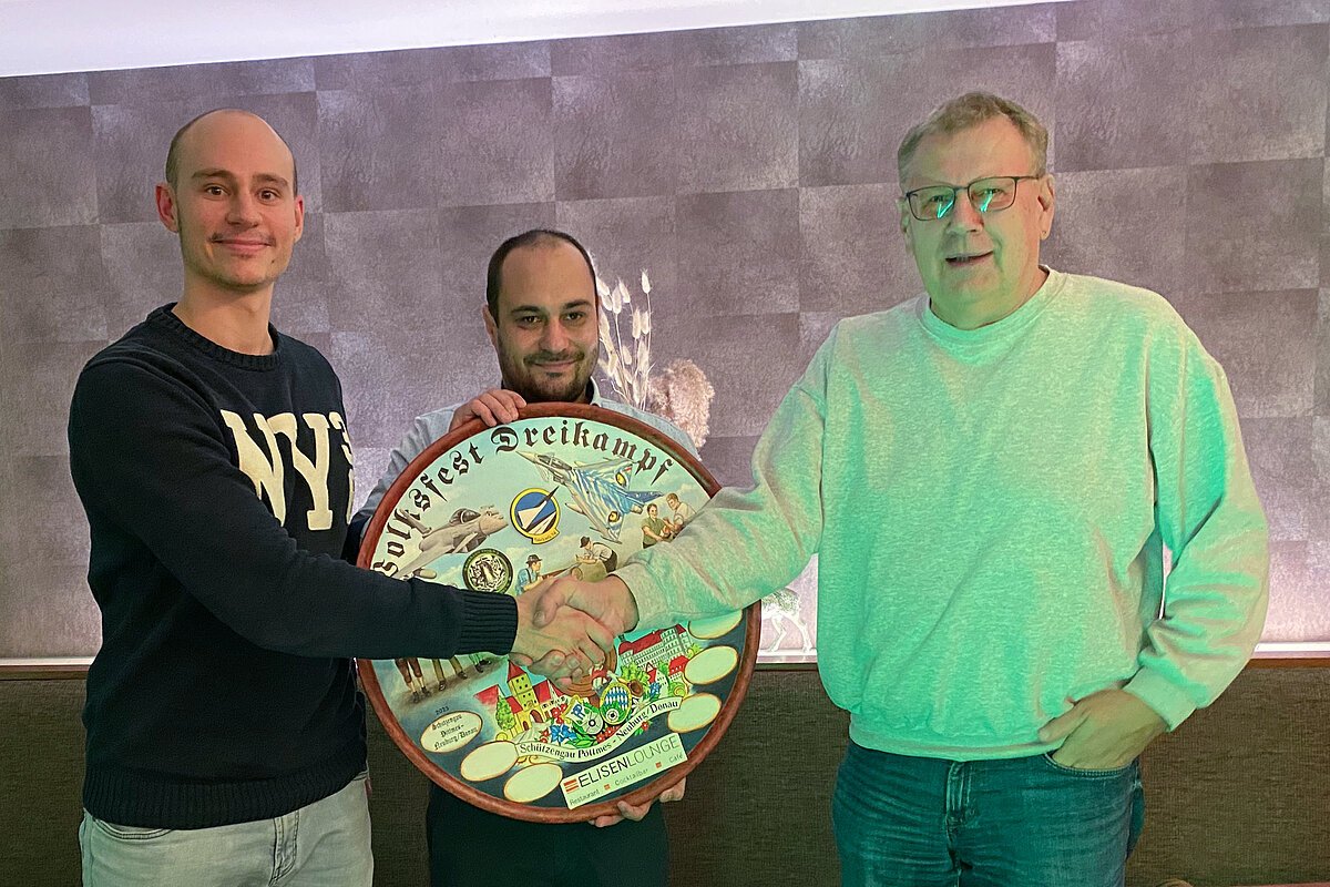 (v.l.) Sportoffizier Markus Pesold, Festwirt Christoph Gräbner und 2. Gauschützenmeister Peter Kiowski.