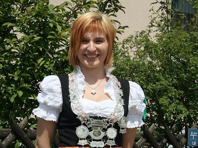 Bezirksdamenkönigin 2010
wurde Melanie Brzenskott-Baur von SG 07 Klingsmoos (17,3 Teiler).