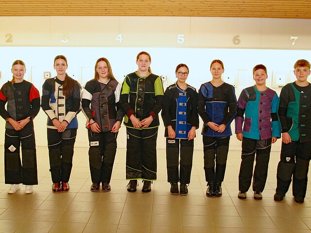 Die acht Finalisten nach der Siegerehrung.
(v.l.) Johanna Kölbl, Tamia Siwstak, Hannah Ächter, Emilia Fürhofer, Sophia Ammler, Magdalena Pfaffel, Andrea Stegbauer und Leander Jakob.