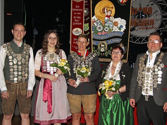 Gaukönige 2023 - von links: Gauschützenkönig-LG "Thomas Alt" (Enzian Sehensand), Gaujugendkönigin "Theresa Golling" (Eintracht Ambach), Gaudamenkönigin "Michaela Meier" (Alpenrose Grimolzhausen), Gauschützenkönigin-LG/LP Auflage "Christa Fuchs" (Einigkeit Heinrichsheim), Gauschützenkönig-LP "Stefan Sigl" (Kaiserburgschützen Oberhausen).