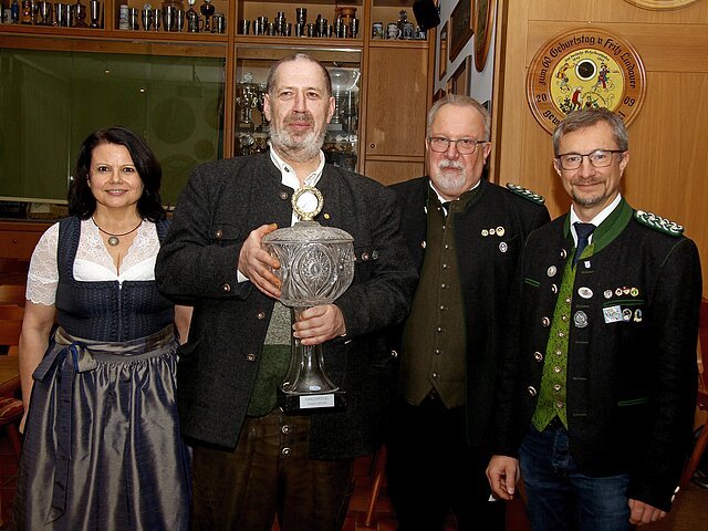 (v.l): Eva Pabstmann (2. Gausportleiterin, Gau ANB), Christian Kistler (1. Gausportleiter, Gau Ingolstadt), Günter Sedlmayer (1. Gauschützenmeister, Gau Ingolstadt) und Markus Mayr (1. Gauschützenmeister, Gau Pöttmes-Neuburg).